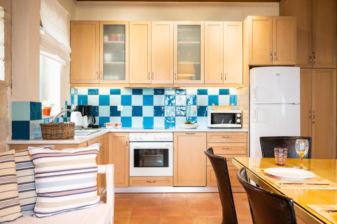 Beachfront Villa Turquoise With Private Pool, Bbq And Ping Pong Table 干尼亞 外观 照片